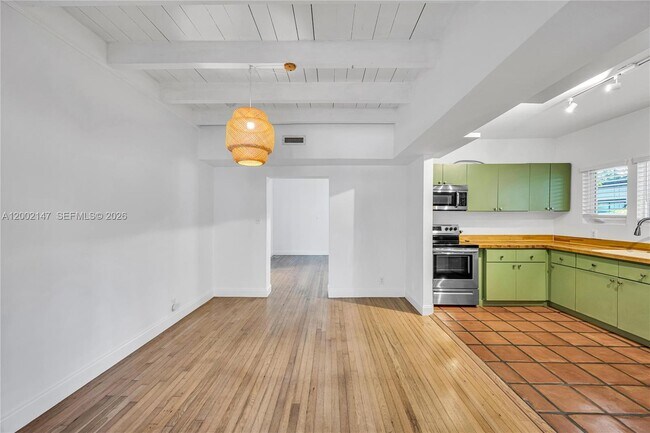 Building Photo - 429 NE 73rd St