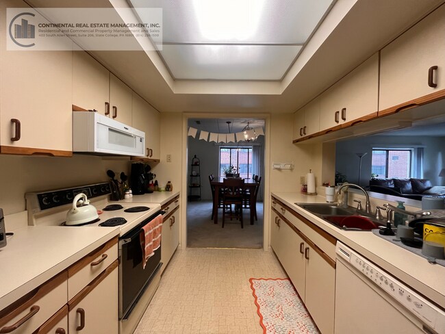 Building Photo - Downtown 2 Bedroom/2 Bathroom Apartment