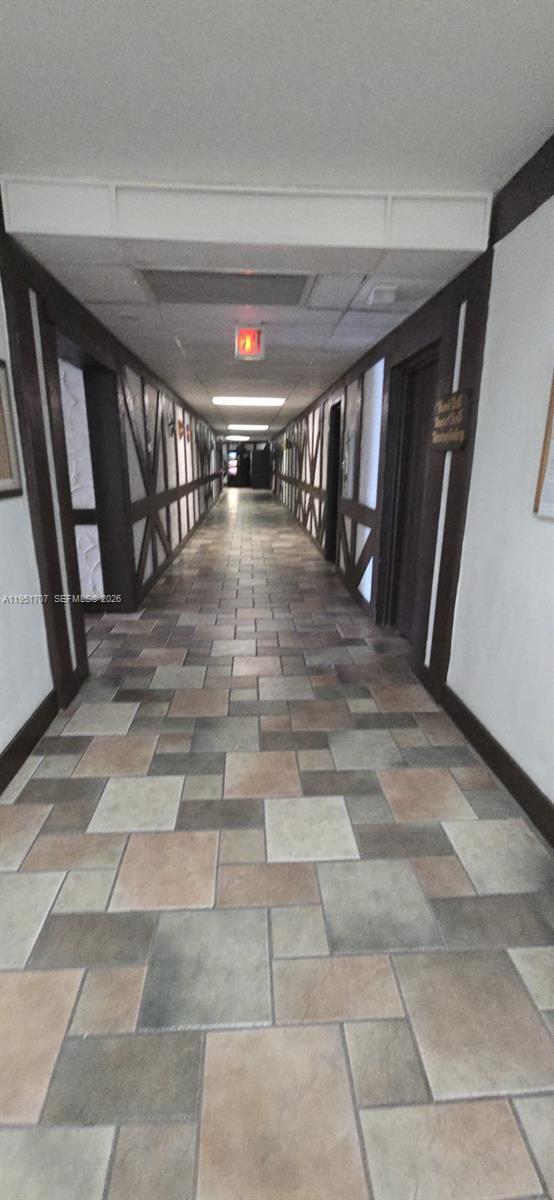 Building Photo - 3680 Inverrary Dr