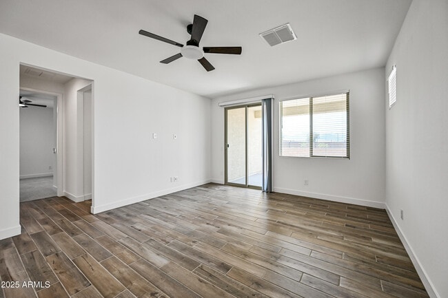 Building Photo - 11196 N 168th Dr