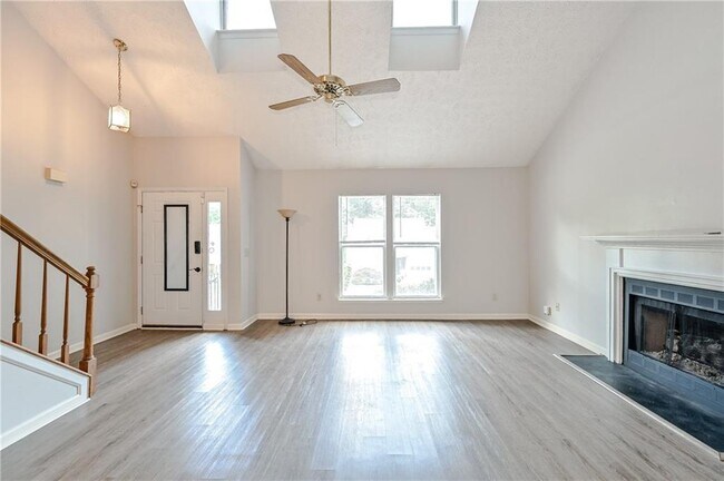 Building Photo - 3991 E Meadow Dr