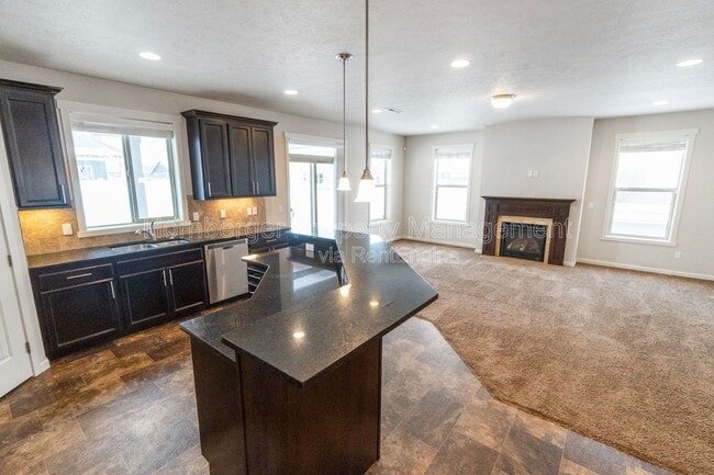 Building Photo - 8915 W Red St