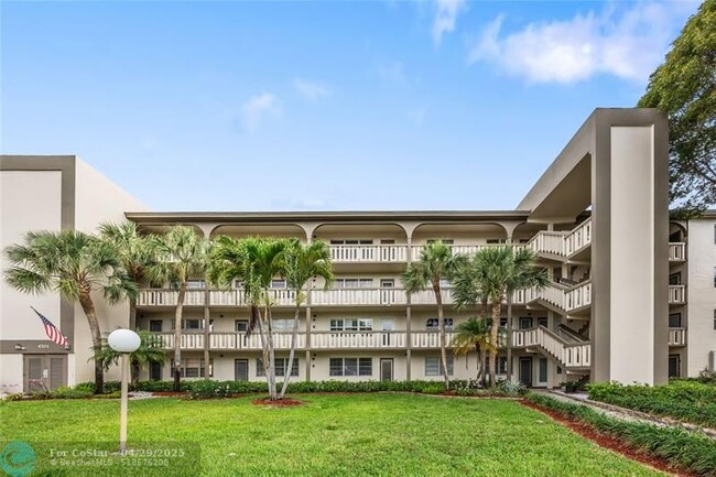 Building Photo - 4701 Martinique Dr