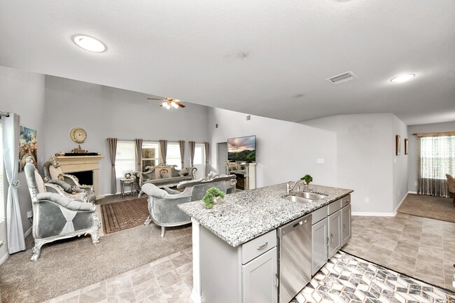 Building Photo - 2918 Silverhorn Ln