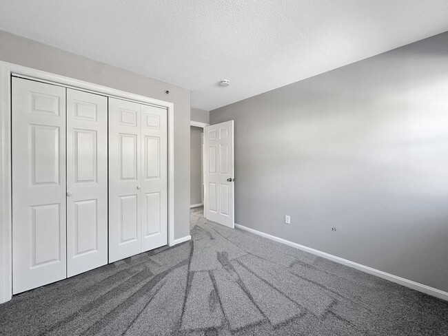 Building Photo - Beautiful Remodeled  3 Bedroom Condo!