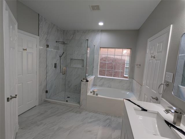 Building Photo - 12393 Hawk Creek Dr