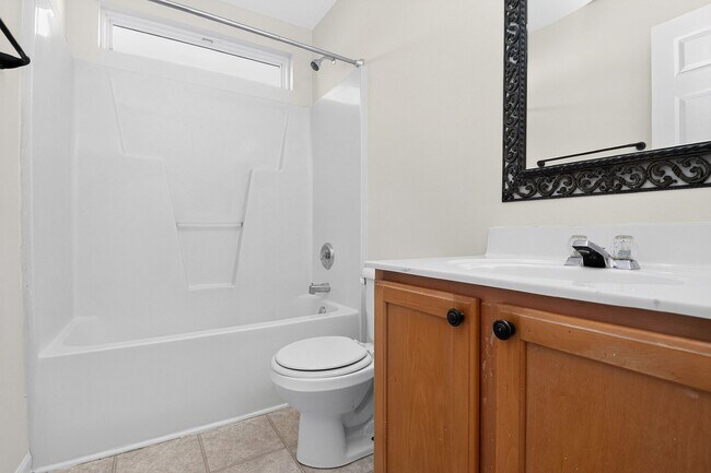 Building Photo - Beautiful Four Bedroom in Crismark Community!