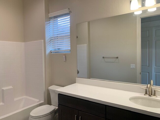 Building Photo - 3910 Positano Pl