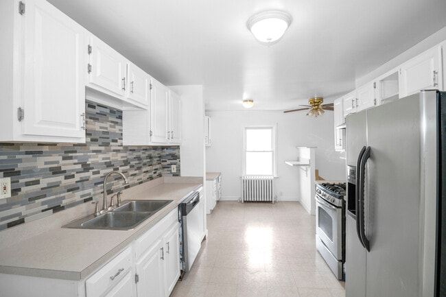 Building Photo - 235 N Ardmore Ave