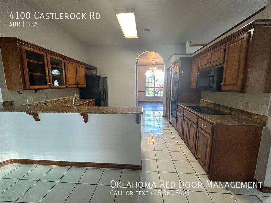 Building Photo - 4100 Castlerock Rd