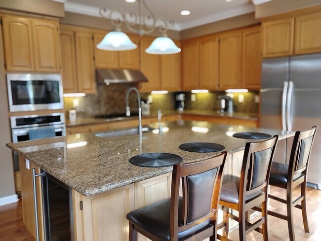 Building Photo - 1122 Mitchell Ln