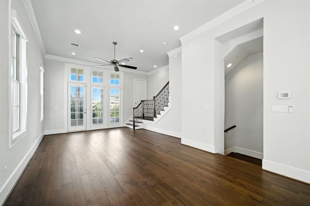 Building Photo - 14989 Oak St