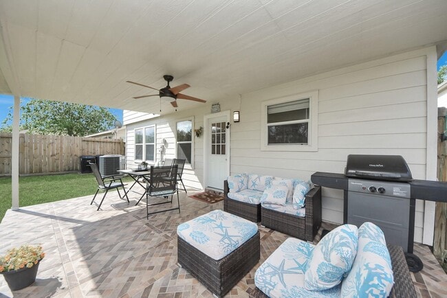 Building Photo - 17006 Kemble Creek Dr