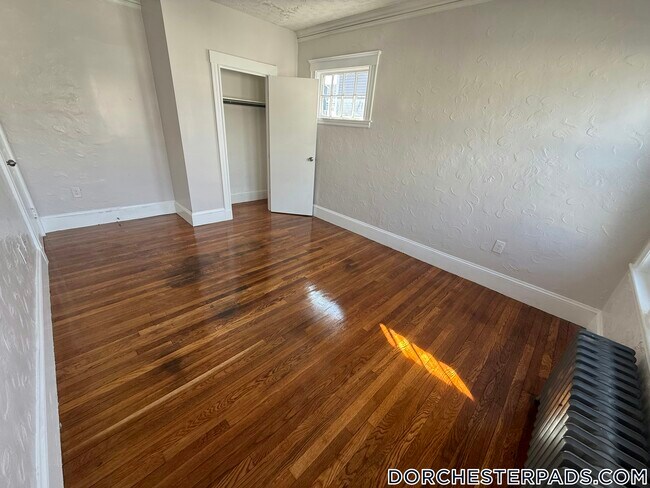 Building Photo - 129 Stanwood St