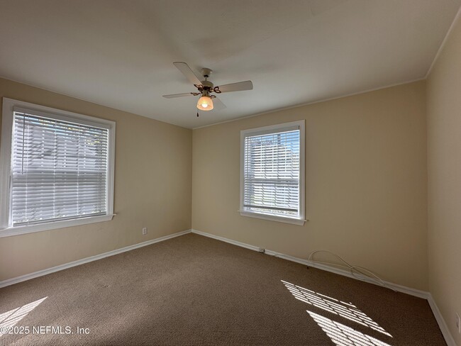 Building Photo - 1761 Lilly Rd E