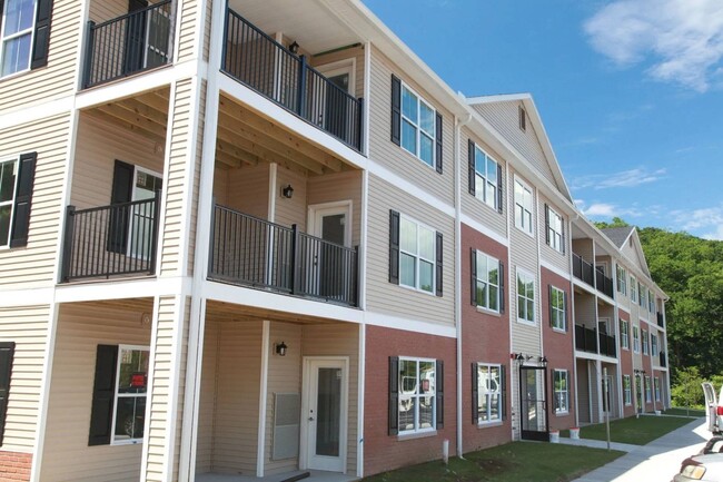 Exterior - Lakeview