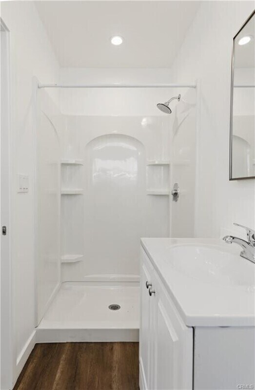 Building Photo - 552 N Cambridge St