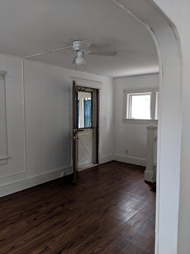 Building Photo - 4 bedroom house for rent