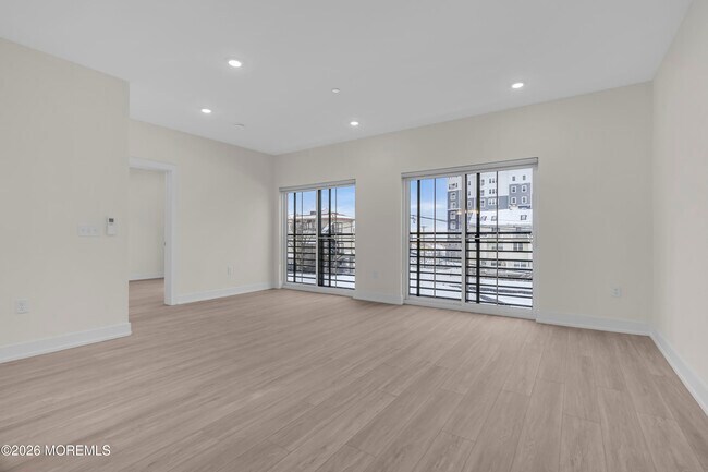 Building Photo - 19 Carr Ave