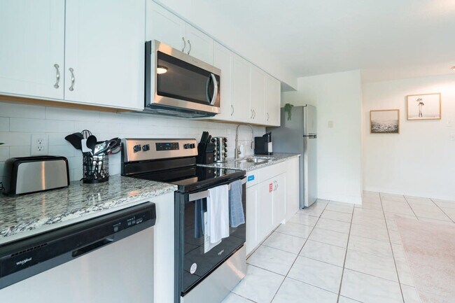 Building Photo - 505 Fillmore Ave