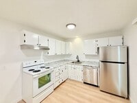 Building Photo - 7422 NE Hazel Dell Ave