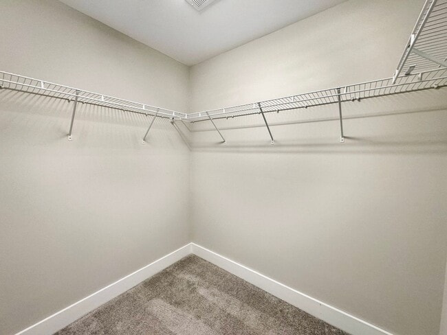 Building Photo - Gorgeous Aria at the Park 3 Bedroom Townhouse!