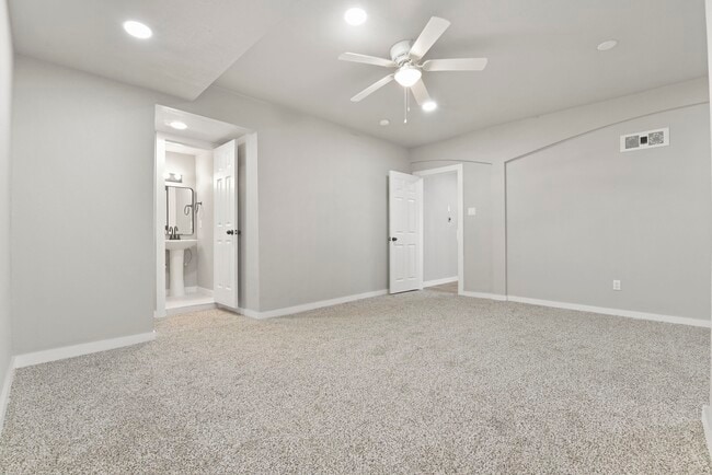 Building Photo - 6504 Canal St