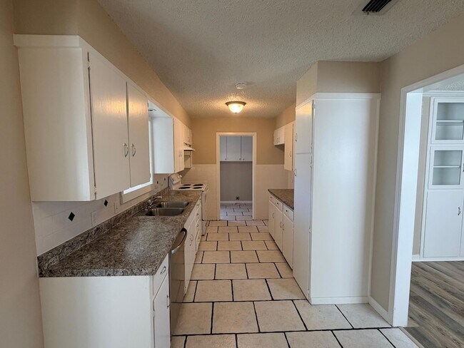 Building Photo - 4310 42nd St