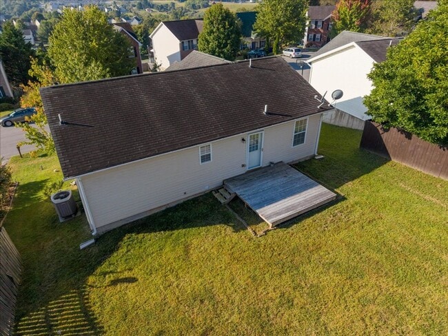 Building Photo - 170 Wistaria Dr