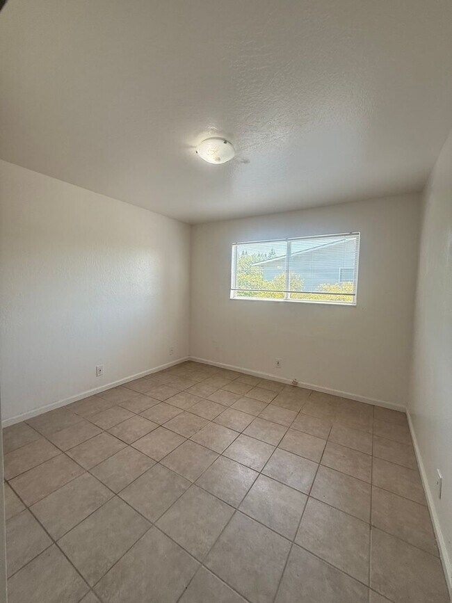 Building Photo - 7865 Leona Way
