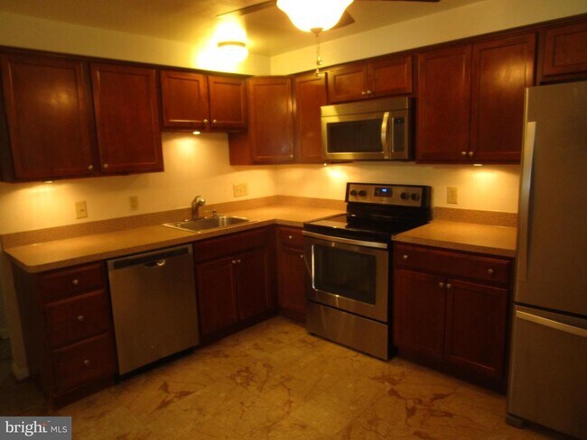 Building Photo - 5606 Devon Ct