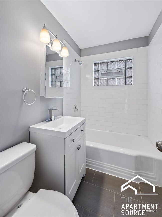 Building Photo - 7439 N Winchester Ave