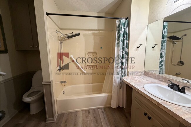 Building Photo - Almost Ready! 2 Bedroom 1 Bath ON Lake Palestine!