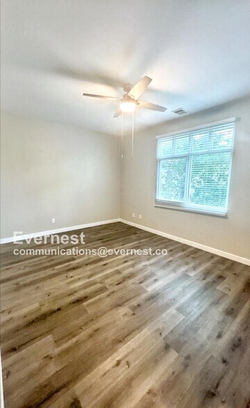 Building Photo - 1621 W Colorado Ave