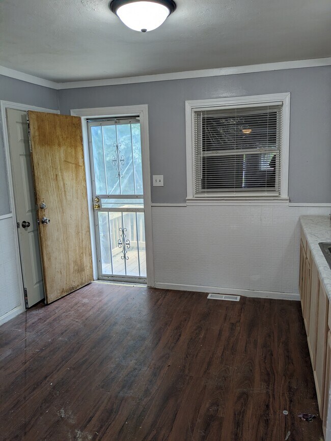 Building Photo - 3927 Jackson Ave