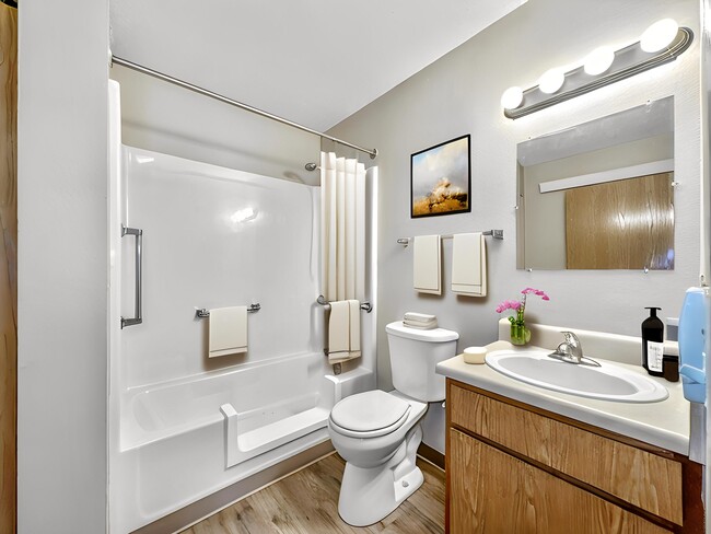 Building Photo - The Bridges