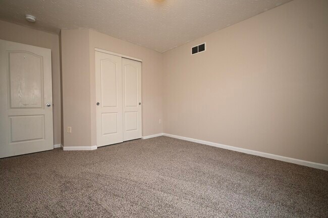 Building Photo - 5898 Ethan Dr