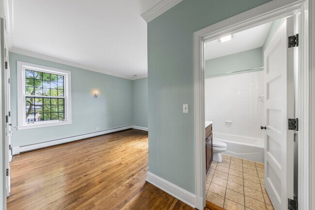 Building Photo - 1092 Wexford Ct