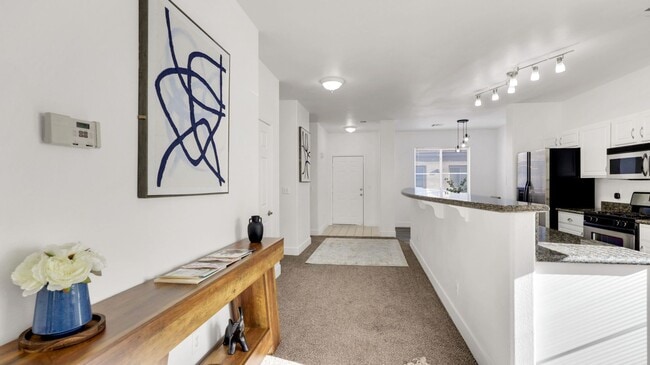 Building Photo - AMAZING COMPLETELY REMODELED CONDO IN SUMMERLIN