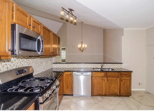 Building Photo - 6910 Brockington Dr
