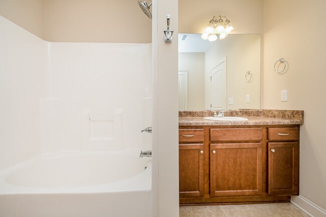 Building Photo - 948 Erika Ln