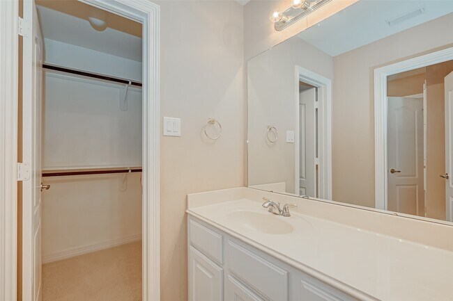 Building Photo - 22518 Silvermist Ln