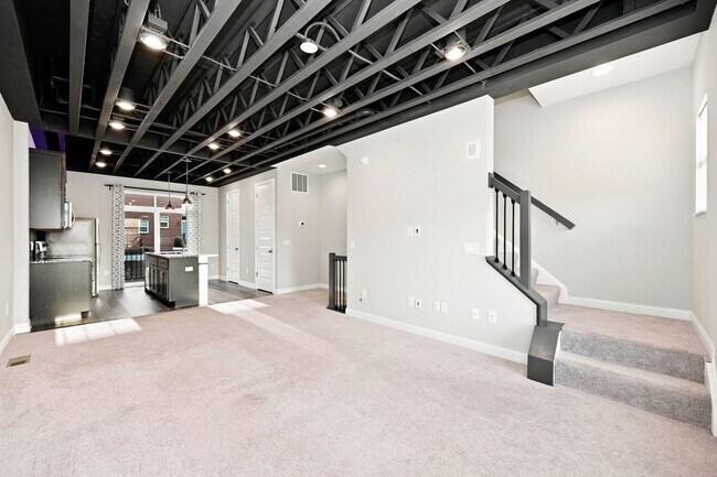 Building Photo - 24 N Center St