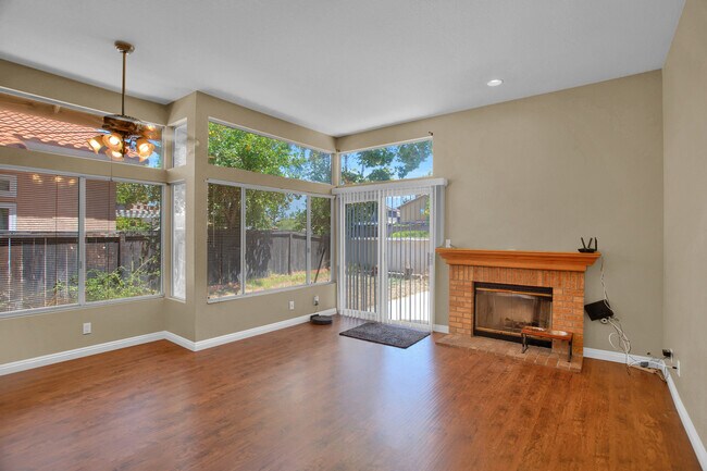 Building Photo - 40170 Tanager Cir