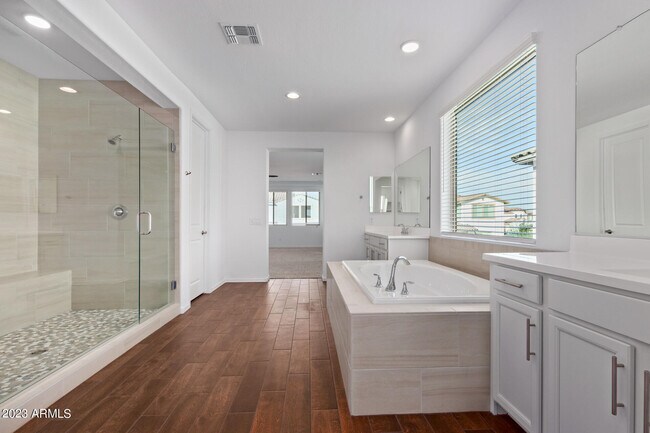 Building Photo - 14038 W Desert Hollow Dr