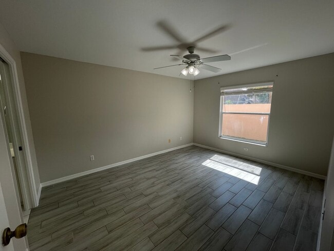 Building Photo - ANNUAL RENTAL - 2 BED/2BATH CONDO - THE MANOR AT MORTON GROVE