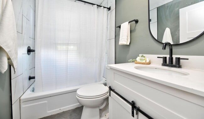 Building Photo - 1517 Hawthorne Ave