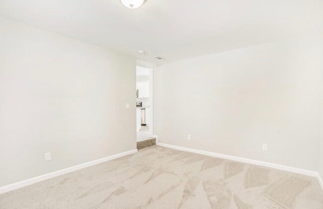 Building Photo - 3068 Rollingwood Ln SE