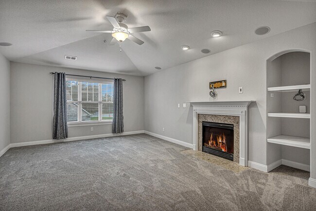 Building Photo - 4666 Sagewood Cir
