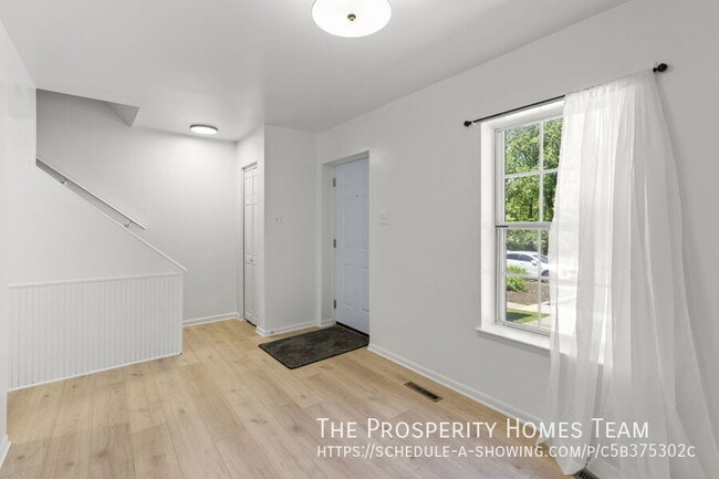 Building Photo - 8774 Tamar Dr